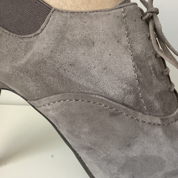 Me Too Lisbon Oxford Pumps Grey Suede - 6.5M - Picture 13 of 14